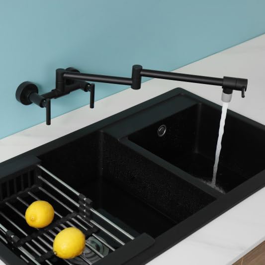 Robinet mural double trou pliable noir contre le manque de place