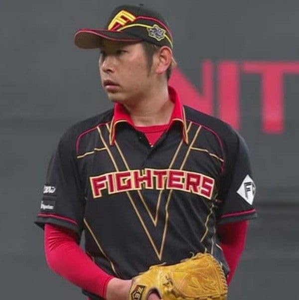 加藤貴之　サインユニフォーム Amazon.co.jp: 北海道日本ハムファイターズ加藤貴之選手 選手