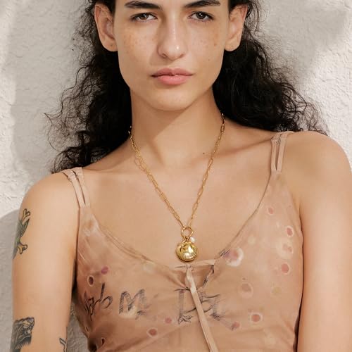 Mchic Charm Necklace for Women: Gold Seashell Pendant Necklace with Shell Pearl Heart Sun Starfish Charms Chunky Paperclip Chain Beach Vacation Ocean Summer Tropical Jewelry Choker4