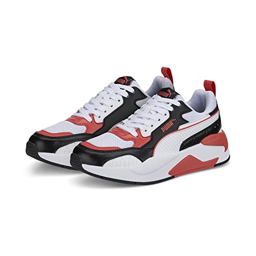 Pratica il tuo sport preferito grazie alle scarpe sportive Puma. Comfort e leggerezza in modo da non doverti preoccupare di prestazioni al massimo
