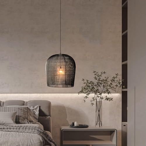 Lustre noir en rotin pour décoration de boutique chic