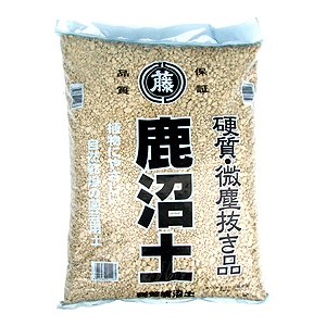 Amazon.co.jp: 【加藤産業】鹿沼土（18L）/1個【M】 : DIY・工具・ガーデン