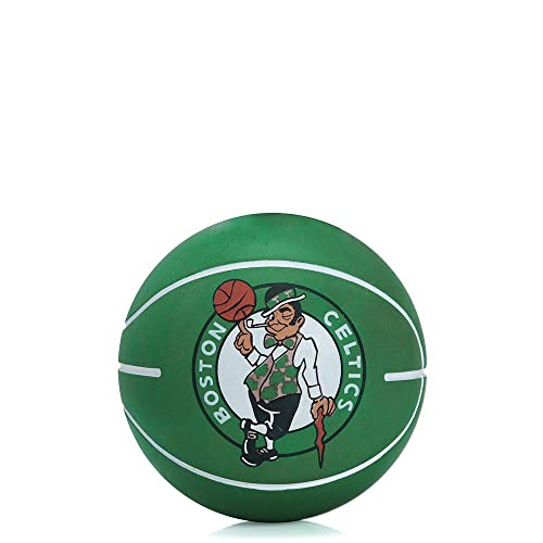 Struttura d'avanguardia con scanalature NBA Pro Seams per rispondere in modo ottimale alle esigenze dei giocatori
