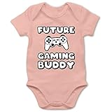 Das mit Statement und Spruch verzierte Motiv eignet sich bestens zur Baby Erstausstattung und ist ein Pflichtkauf für alle Neugeborene