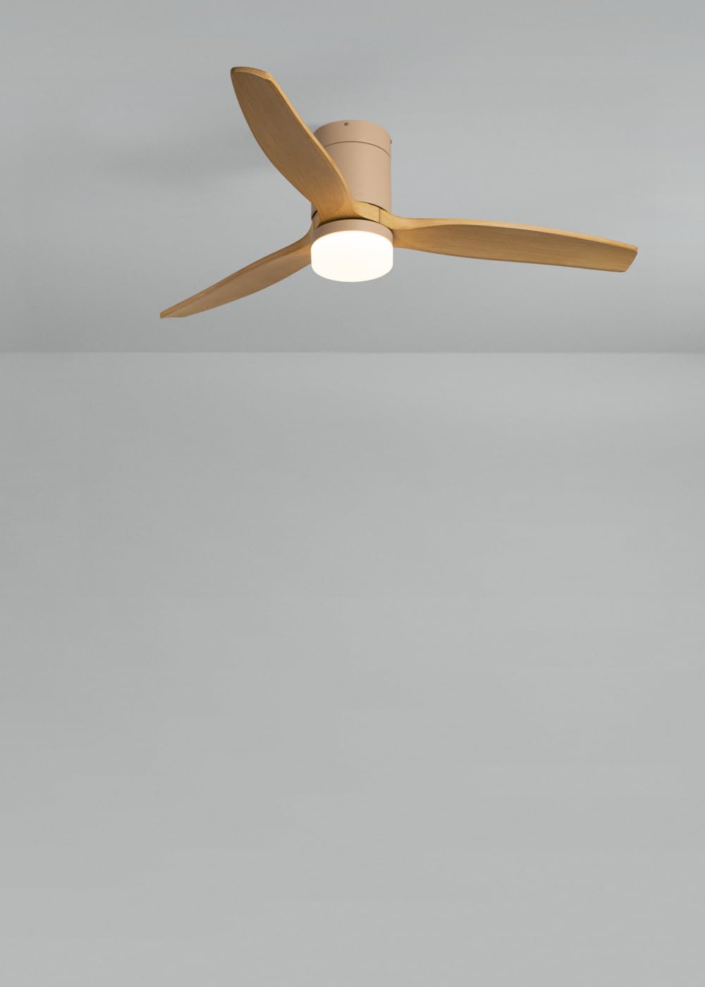 CREATE / WINDCALM M/Ventilatore da soffitto con luce sabbia pale in legno chiaro e telecomando / 40W, Silenzioso, ABS,Ø132 cm, 6 velocità, 3 temperature di luce, timer, funzione estate-inverno