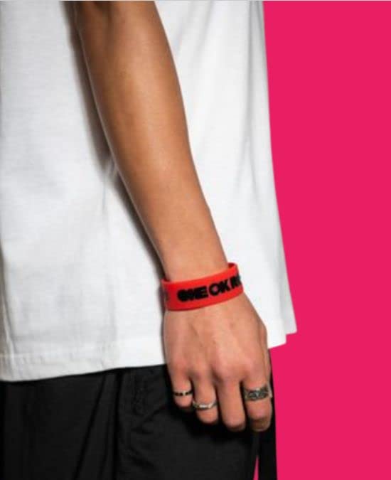 Amazon.co.jp: ONE OK ROCK（ワンオクロック）LUXURY DISEASE