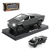 【Exakte Replik】Eine 1:32 präzise Nachbildung TESLA Cybertrucks. Super Sprühfarbtechnologie macht Aussehen cool. Hauptsächlich aus Zinklegierungsmaterial mit gutem Fluidity-Korrosionswiderstand, Übereinstimmung ABS-Chassis und langlebige Gummireifen mit klaren Mustern, Cyber-Truck exquisit gerade als Handwerk macht! Türen, Haube, Kofferraum können geöffnet werden. Inneneinrichtung ist sehr realistisch. Es liefert einen Motorsound, blendende Lichter