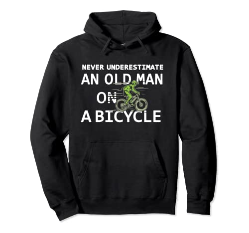 Non sottovalutare mai un vecchio su una bicicletta è un design per gli amanti della bicicletta per un vecchio che ama guidare con una bicicletta. Questo design è per gli amanti della bicicletta, ciclista nonno e papà soprattutto per la festa del papà.