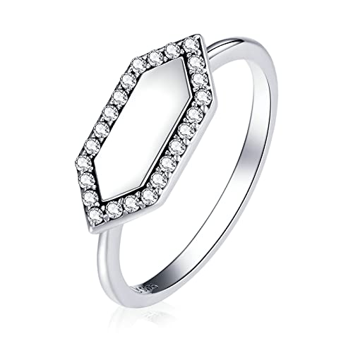 Bague géométrique étincelante le cadeau de mariage idéal pour sublimer une femme