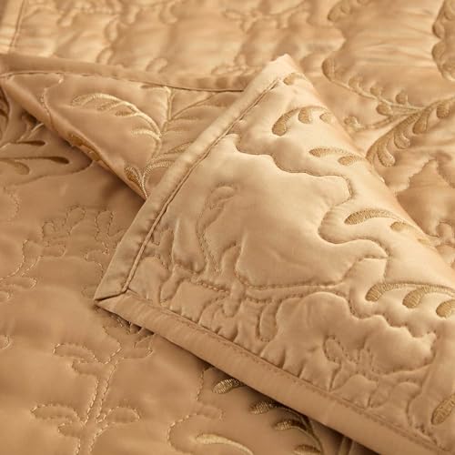 Image of Martha Stewart - Queen Size Quilt Set, Soft & Smooth Sateen Bedding with a Light and Breathable Feel, 3 Piece Bed Set with Matching Pillowcases (Fern Embroidery Beige)
