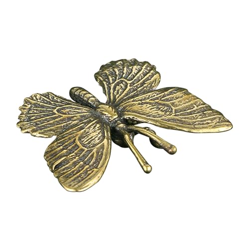 Statue de papillon en cuivre pour sublimer votre bibliothèque de bureau