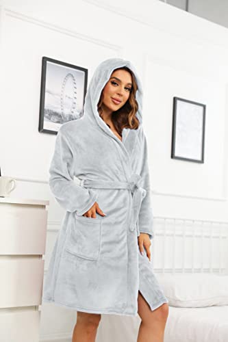 U2Skiin Women Hooded Plush Robe, Short Womens Fleece Robes With Hood Soft Warm Spa Bathrobe Fluffy House Loungewear(Light Grey, S/M) #TOP3