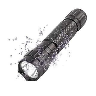 JQslight Lampe torche tactique à LED avec hauts lumens, résistance à l’eau, dragonne à interrupteur, 1 piles rechargeables et chargeur pour chasse et camping