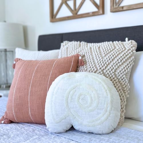 La Haven Living Ivory White Seashell Pillow | 14 Inch Decorative Coastal Throw Pillows thumb #4