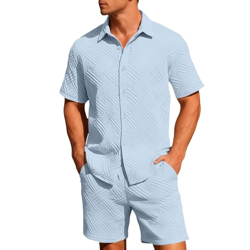 Tuta da uomo: il set di pantaloncini e camicia da uomo abbinato a una classica t-shirt per uno stile casual senza tempo