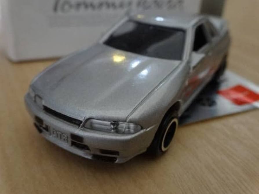 箱あり トミーカイラGT-R シルバー 箱あり トミーカイラGT-R シルバー 1/64 Nissan スカイライン GT