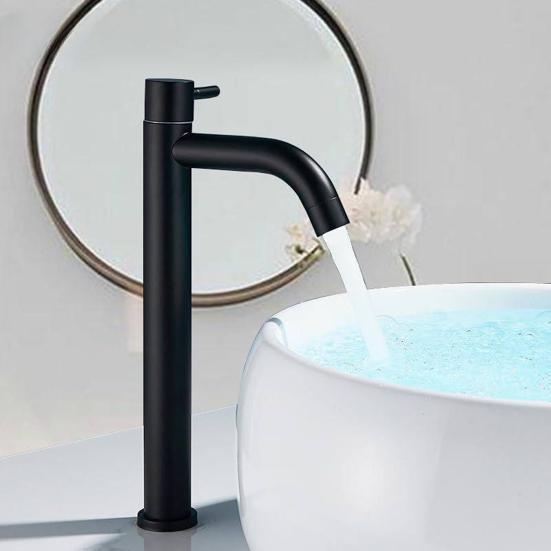 Robinet de lavabo anti-calcaire noir mat fini les traces d'eau sur le mitigeur de salle de bain