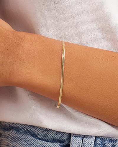 gorjana - Venice Mini Bracelet 6 1/4" to 7 1/4" - 18k Gold Plated Brass - Elegant Herringbone Chain Design - Adjustable Length - Layering with Other Jewelry3