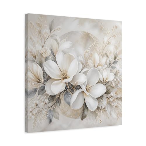 Toile magnolia au-dessus du canape pour un salon chic et lumineux