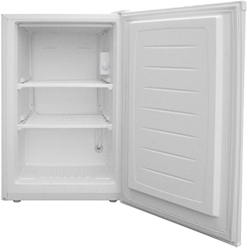 Magic Chef MCUF3W2 3 Cubic-Ft Upright Freezer on Fridge.com