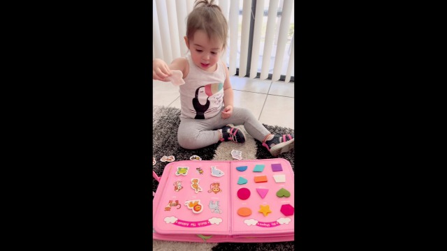 Hahaland Busy Board De 5 Capas – Tablero Montessori Con 8 Paneles De Actividades, Habilidades Básicas, Abecedario, Números, Formas Y Colores