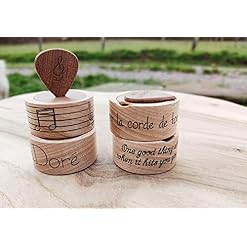 Médiators bois personnalisés et boîte en bois massif avec gravures personnalisées - Les Beatles, Paul McCartney, John Lennon, RIngo Starr, George Harrison Médiators bois personnalisés et boîte en bois massif avec gravures personnalisées – Image 2