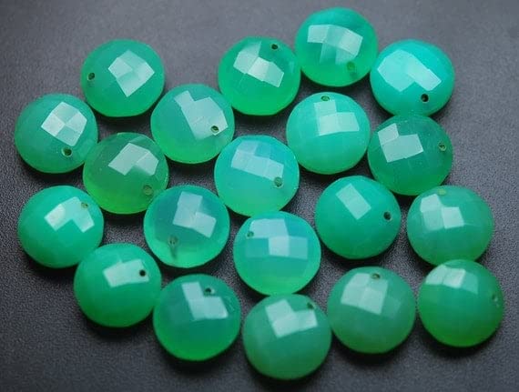 Chrysoprase chalcédoine 12mm : finissez-en avec les pierres dépareillées pour vos boucles