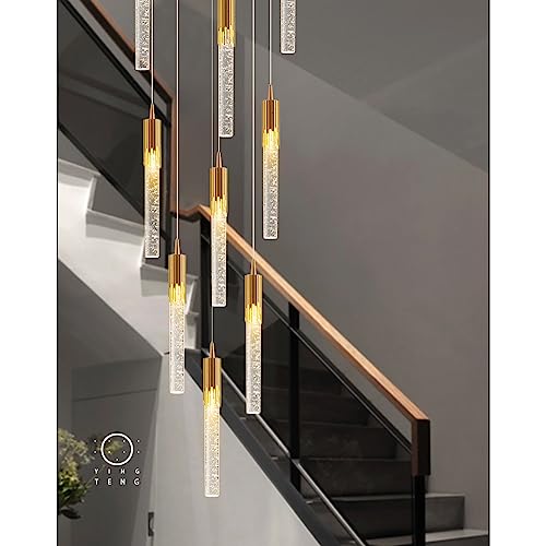 Lustre escalier en colimaçon pour sublimer l'entrée de votre villa