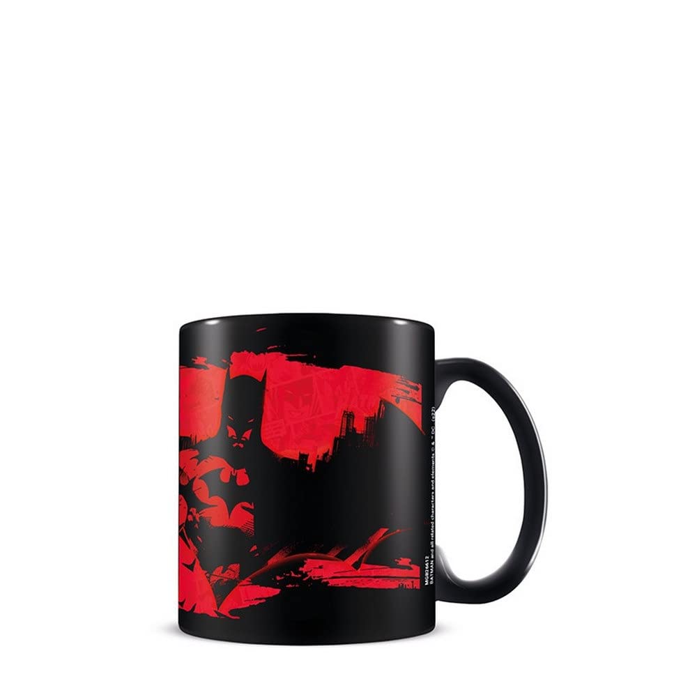 Pyramid International Batman (Red) Black Mug - 10Oz / 315Ml Ceramic Mug - One Size