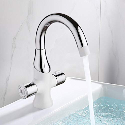 Robinet de salle de bain blanc avec douchette pivotante pour faciliter la toilette quotidienne