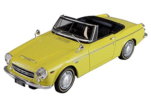 MARK43 1/43 Datsun Fairlady 2000 yellow