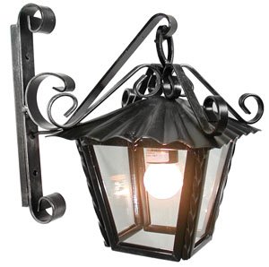 Design Elegante: Lanterna quadrata in ferro battuto con braccio, perfetta per creare un'atmosfera suggestiva in qualsiasi ambiente interno o esterno