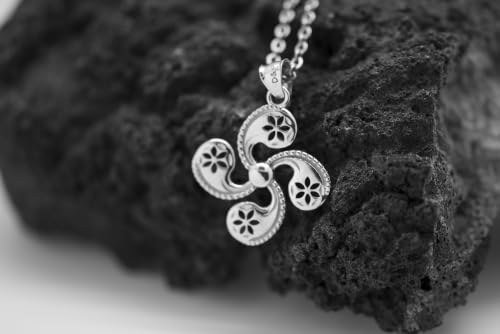 Pendentif Lauburu Croix Basque argent 925 aux finitions ciselées