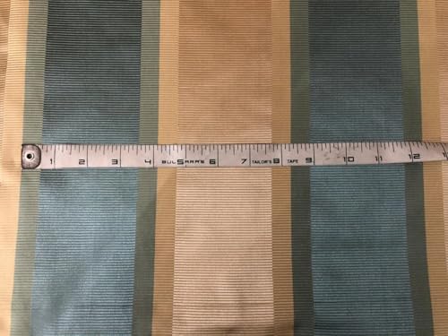 Taffetas 100 % soie structuré pour éviter les robes sans volume - 2