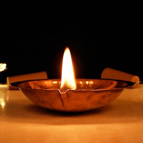 AURA MART Copper Akhand Diya (Size 1) -25 Gm Oil Lamp for Daily Puja & Other Religious Rituals, Home, Office & Temples Festive Gifts | Copper Diya for Home Decor (2cm H x 8cm L)
