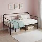 【Espace de Rangement Sous Le Lit】:L'espace sous le lit est de 32 cm, ce qui permet de ranger de la literie, des vêtements de saison, des jouets ou des articles divers. Cette fonctionnalité bien pensée permet de libérer plus d’espace de vie et de garder votre pièce bien rangée et belle à tout moment.