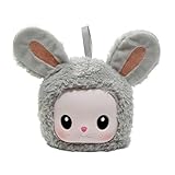 Adorable design de chat de dessin animé et placement polyvalent : ce charmant haut-parleur en forme de chat, avec son adorable peluche et sa construction ABS, ajoute une touche de fantaisie à n'importe quel espace. Il peut être positionné comme un compagnon d'angle de vue idéal sur votre bureau, table de chevet, ou même attaché à votre sac, ce qui en fait une belle pièce décorative où que vous alliez.