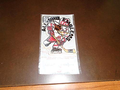 UNOPENED ORIGINAL PACKAGE VINTAGE EARLY 1970'S ATLANTA FLAMES NHL HOCKEY PLAYER PATCH
