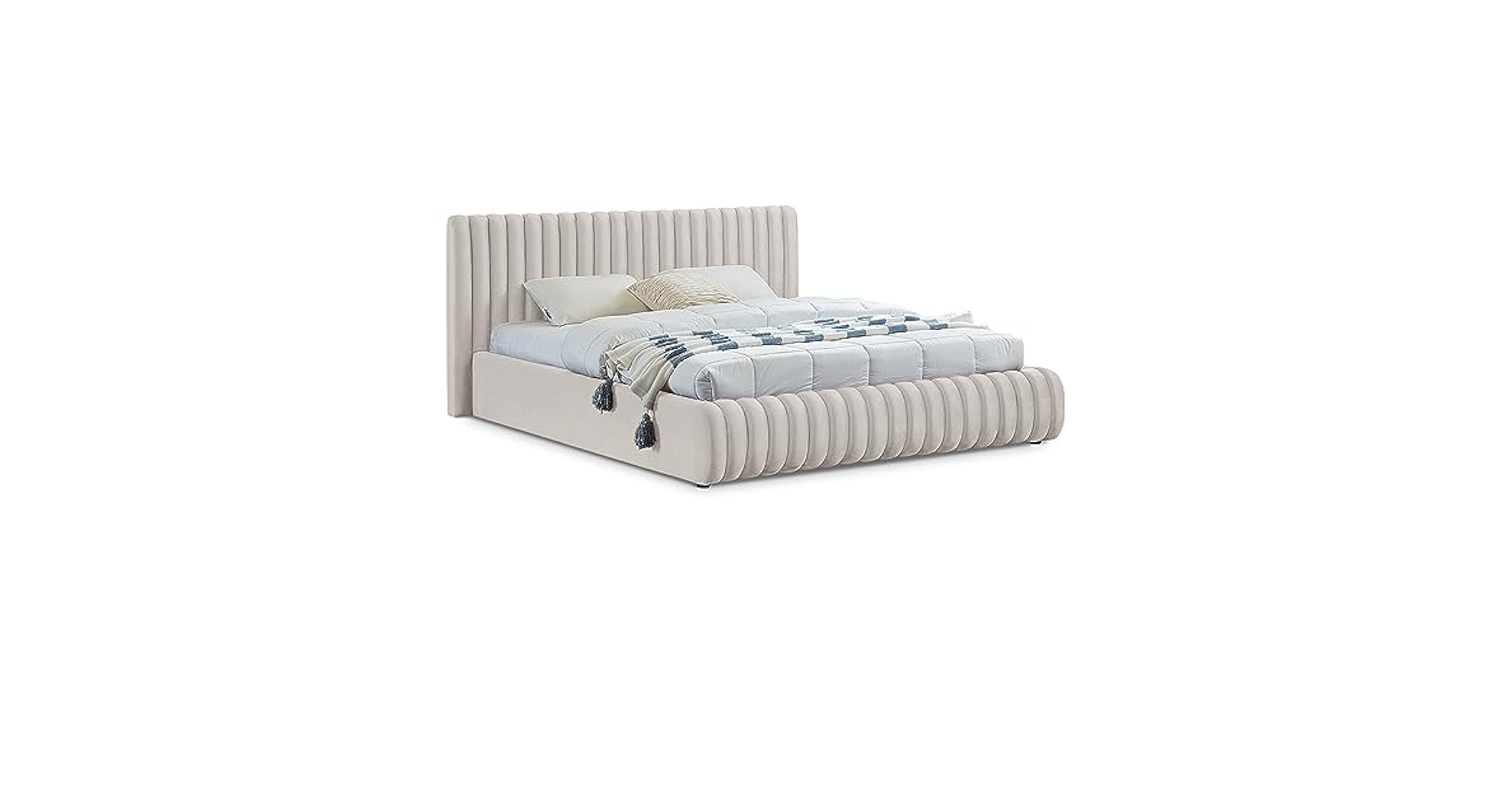 Amazon.com: Meridian Furniture NicoCream-Q Nico Collection