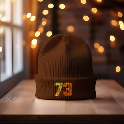 Bonnet 73 Number Cuffed Beanie marron en maille côtelée douce