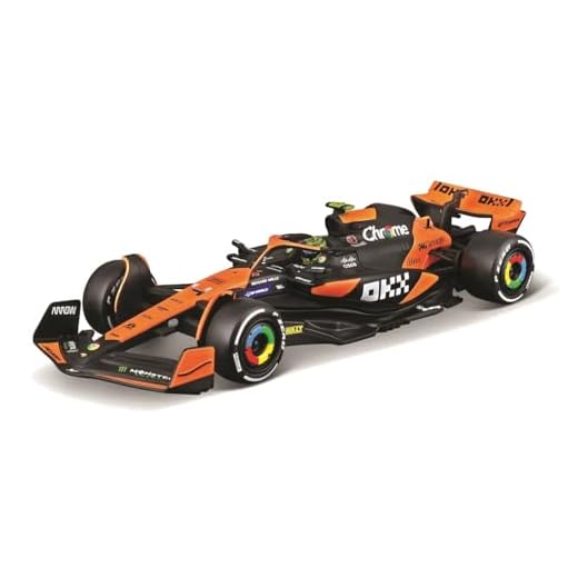 Bburago - McLaren MCL38#4 Lando Norris, Escala 1:43, Modelo diecast con Casco y Vitrina, decoración Oficial 2026, Detalles realistas, Licencia Oficial McLaren, Edad 14+