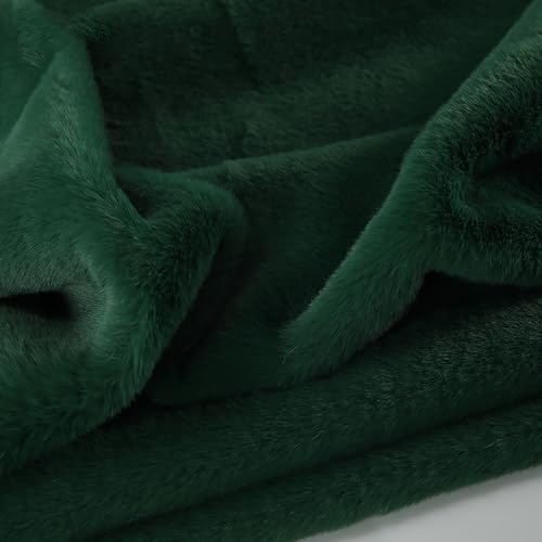 Tissu fausse fourrure lisse sans perte de poils vert foncé pour customiser vos vêtements