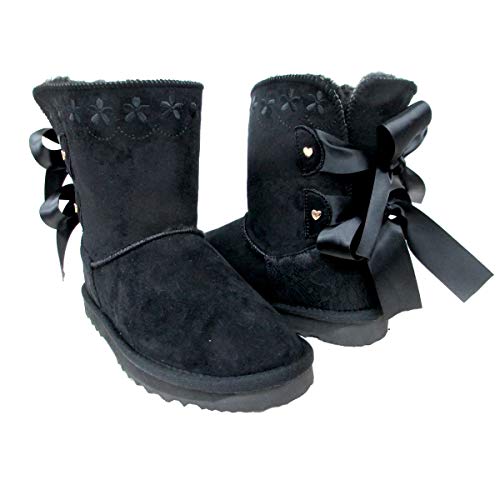 [リズリサ] 1947 レディース ショート バックリボン ムートンブーツ 花柄刺繍 ファー (LL(25.0cm), ブラックスエード)