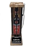 Der Beschenkte muss erst mal mit der im Lieferumfang enthaltenen Säge die Stäbe zersägen, um an den Inhalt zu gelangen, oder als bleibende Erinnerung Eyecatcher im Wohnzimmer oder Bar platzieren