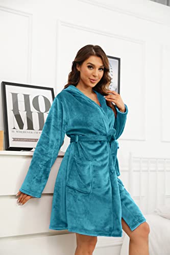 Image of U2SKIIN Women Hooded Fleece Robe, Short Plush Robes for Womens With Hood Soft Warm Spa Bathrobe