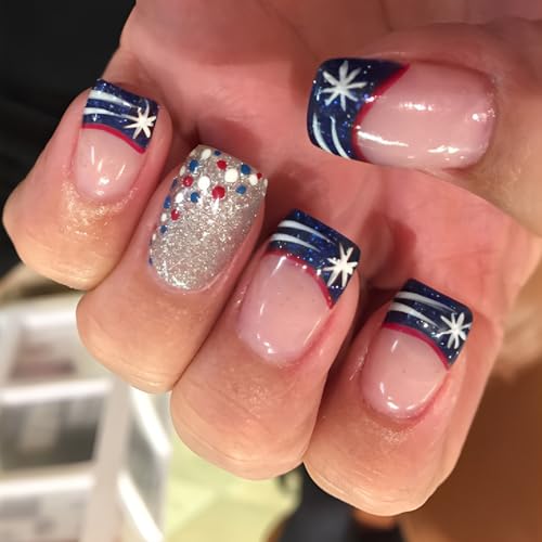 星のデザインと光沢のある仕上げでセットされた爪にプレス24ピース7月4日、ファッショナブルな外観のために人工爪