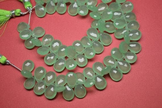 Préhnite calcédoine perle poire facettée 10x14mm pour création collier en quartz