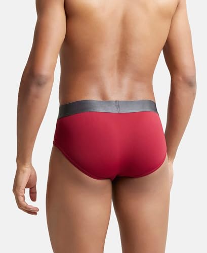 Image of Jockey IC27 Men's Tactel Microfiber Elastane Stretch Solid Brief with Moisture Move Treatment