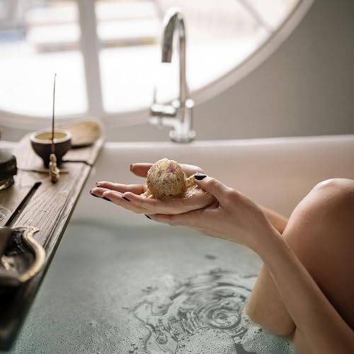 Satin Naturel 4 Luxuriöse BIO Badebomben Vegan – Für den Valentinstag – Wellness Geschenke für Frauen – Luxuriöse Badekugeln – Geschenkideen für Freundin & Ehefrau – Premium Edition