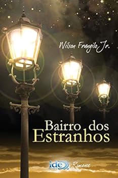 Paperback Bairro dos Estranhos [Portuguese_Brazilian] Book
